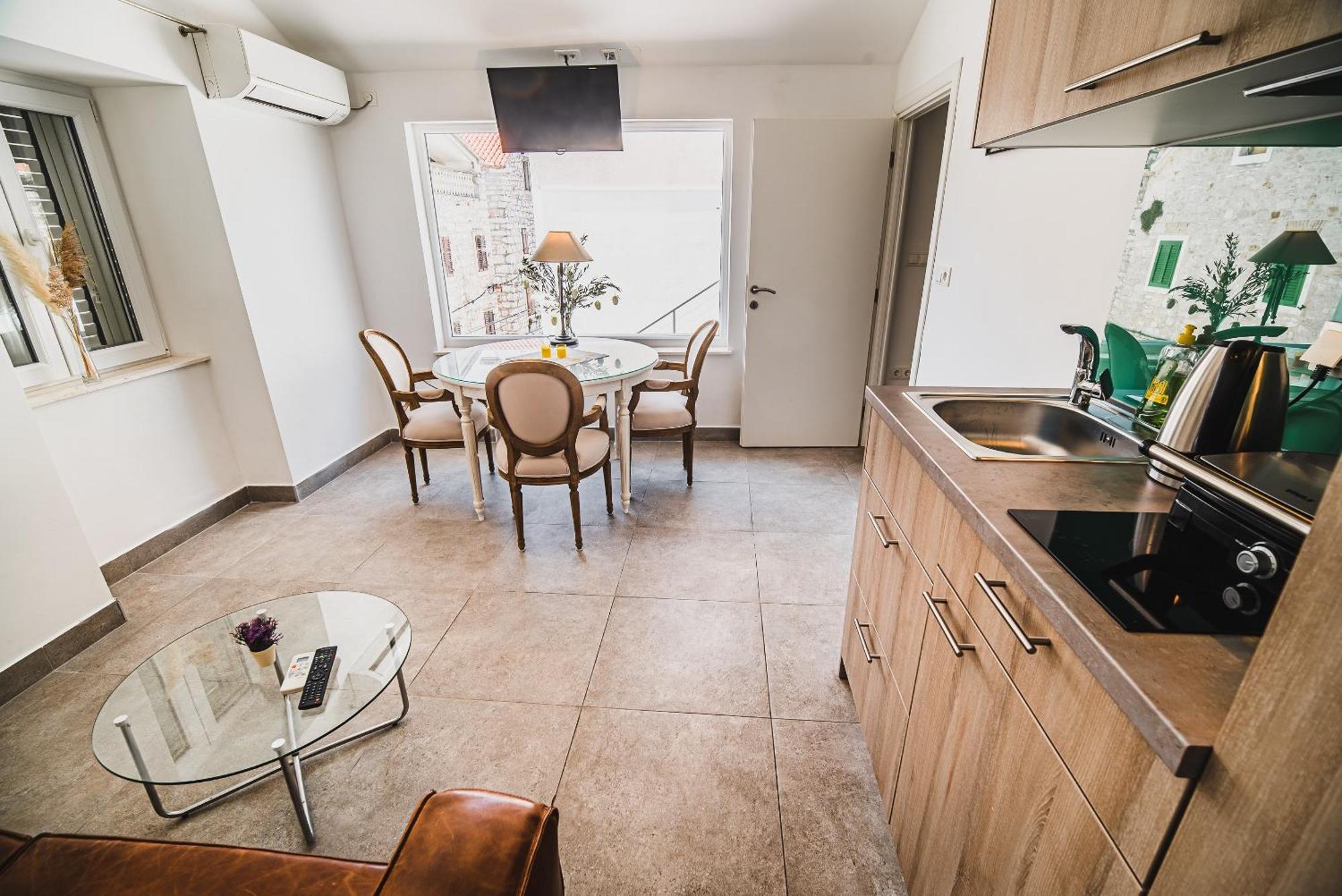 Downtown Luxury Apartments With Hot Tub Vodice Quarto foto