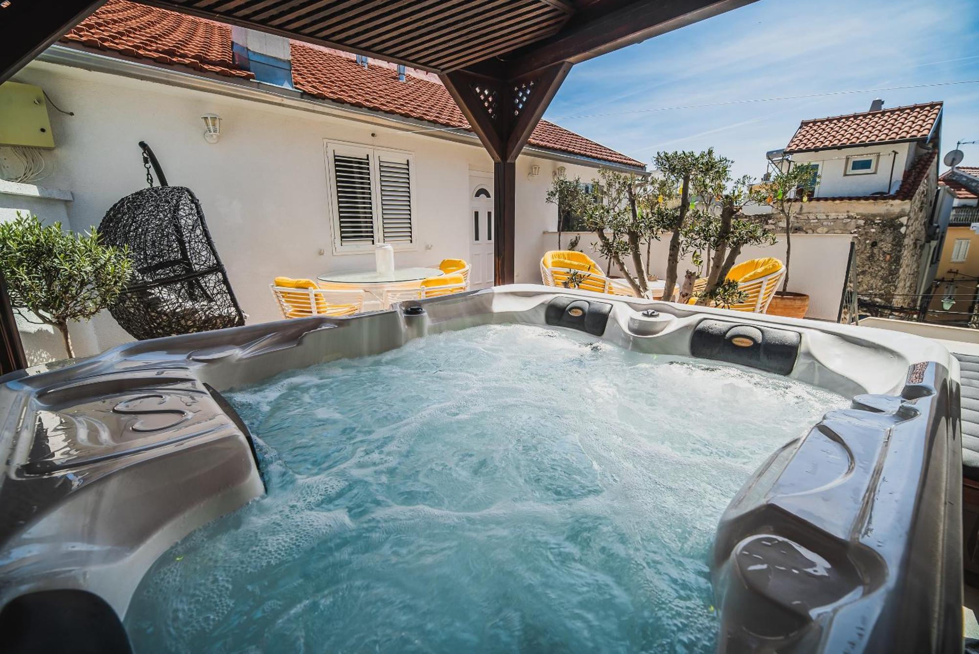 Downtown Luxury Apartments With Hot Tub Vodice Quarto foto